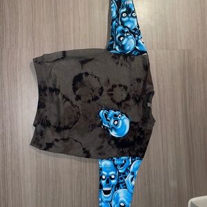 Men's Black and Blue Skull Crewneck Sweater